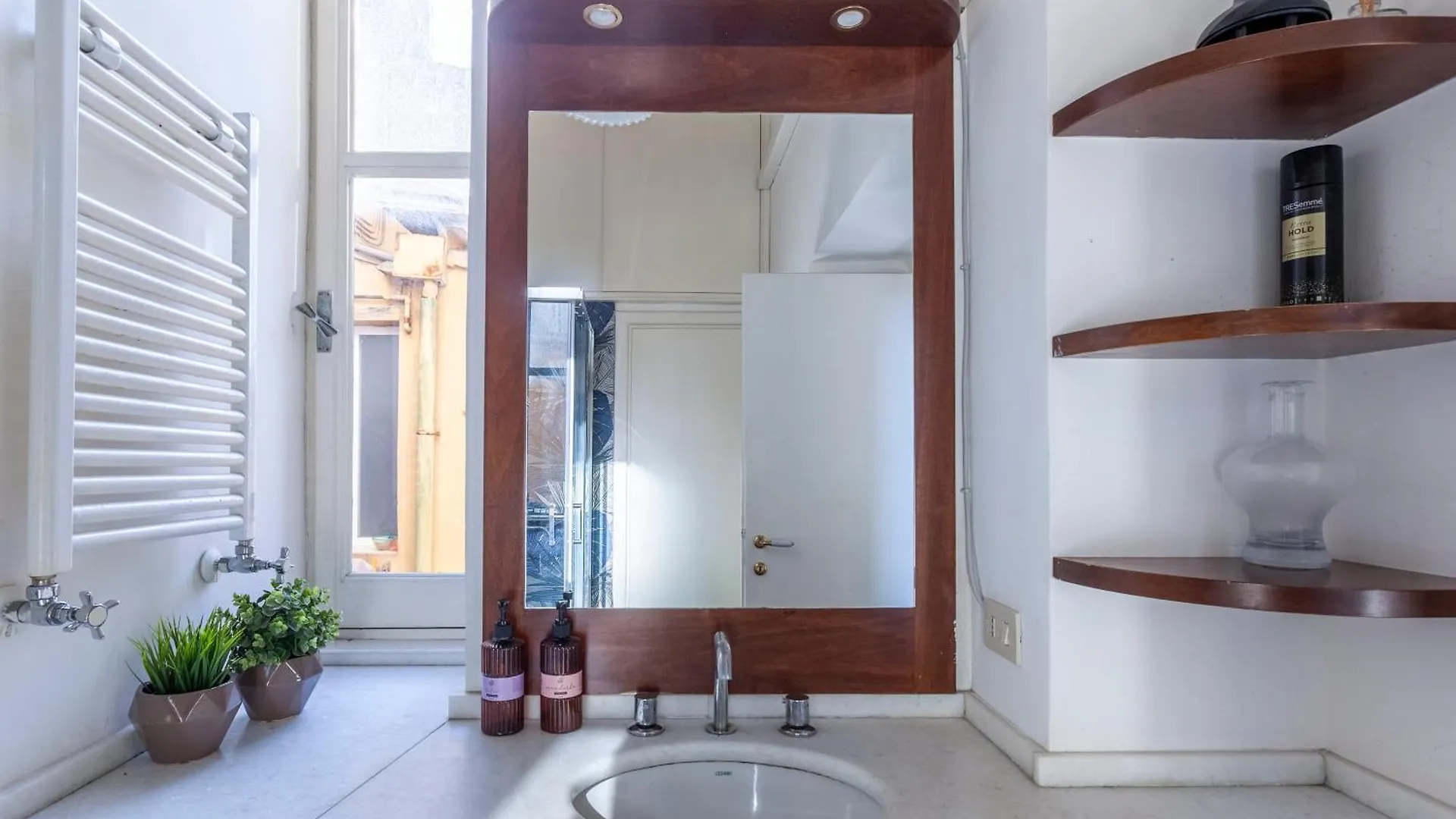 Spanish Steps Charming Apartment, New Opening Roma Itália
